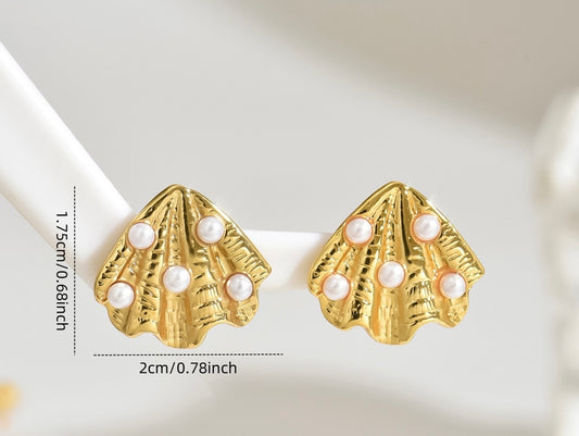 Golden pearl studs