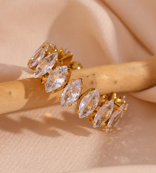 Adjustable zirconia leaf ring