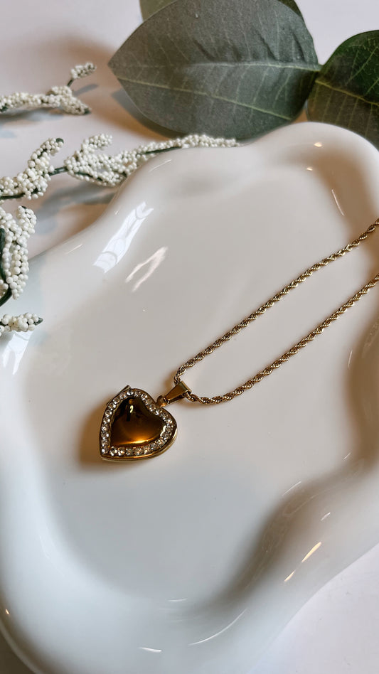 Heart locket pendant necklace