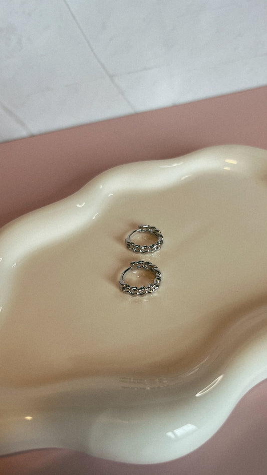 Silver twsited huggies
