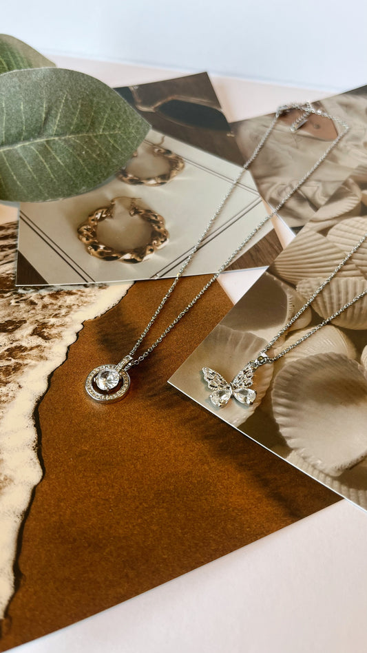 Silver staple necklaces